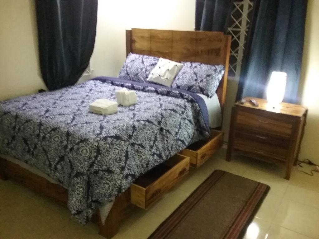 Cheerful 2-Bedroom Home In Falmouth Garden エクステリア 写真