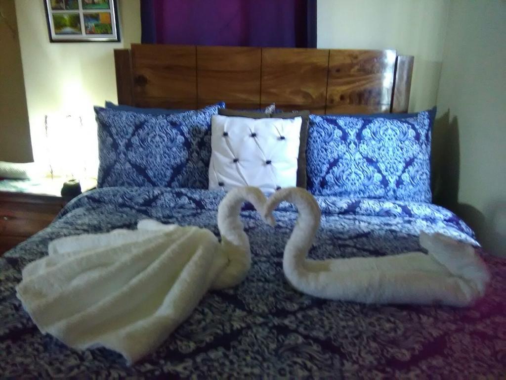 Cheerful 2-Bedroom Home In Falmouth Garden エクステリア 写真